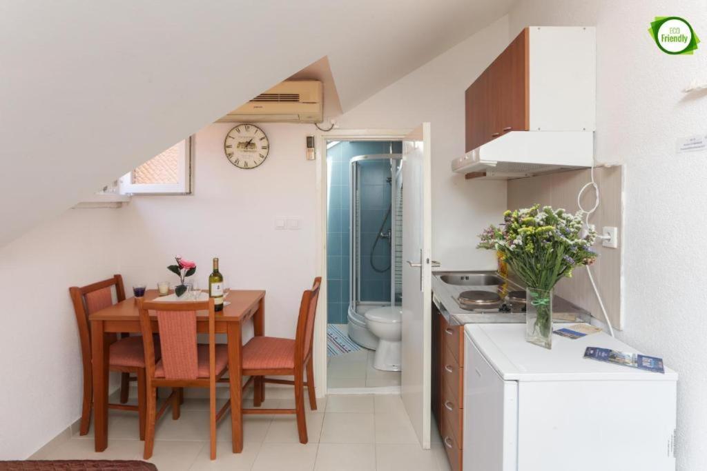 City Center Apartment Larica Дубровник Экстерьер фото